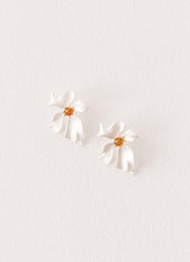 Avery Earrings - Pearl